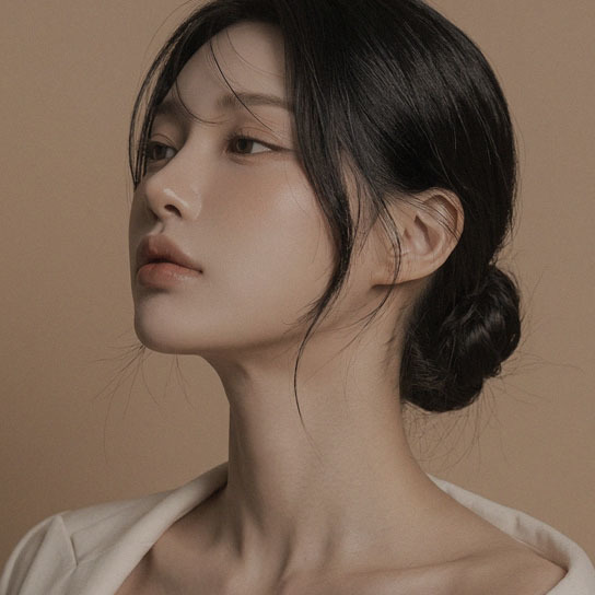 나나 눈코성형 입체적인 황금 밸런스